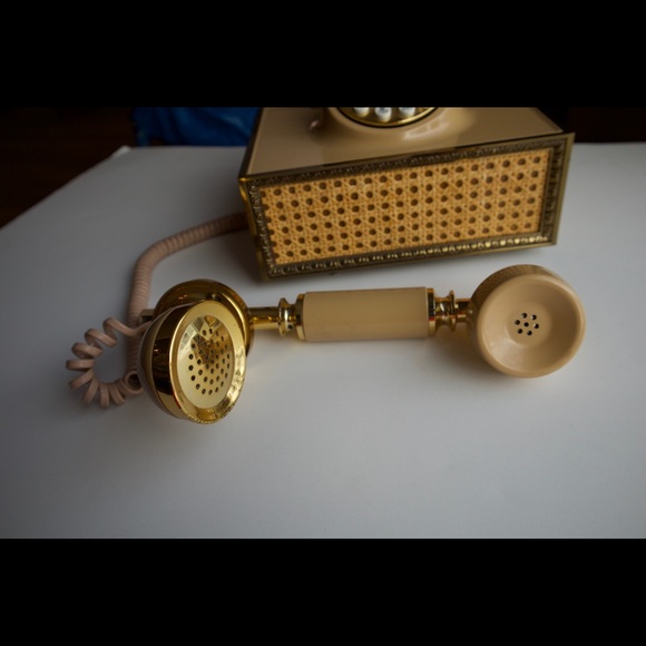 Fun old phone - Picture 6 of 8